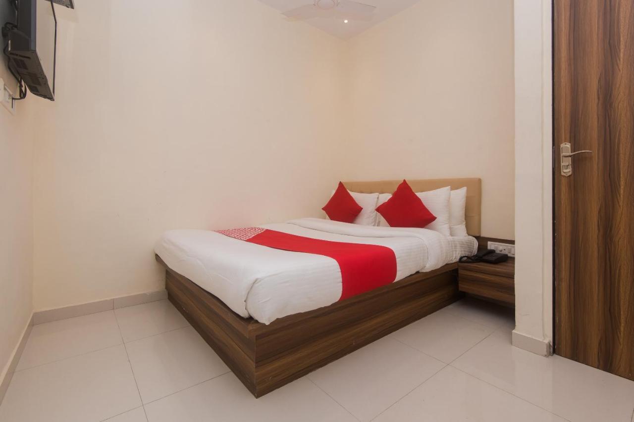 Oyo Flagship 23259 Galaxy 3* Mumbai (Bombay)